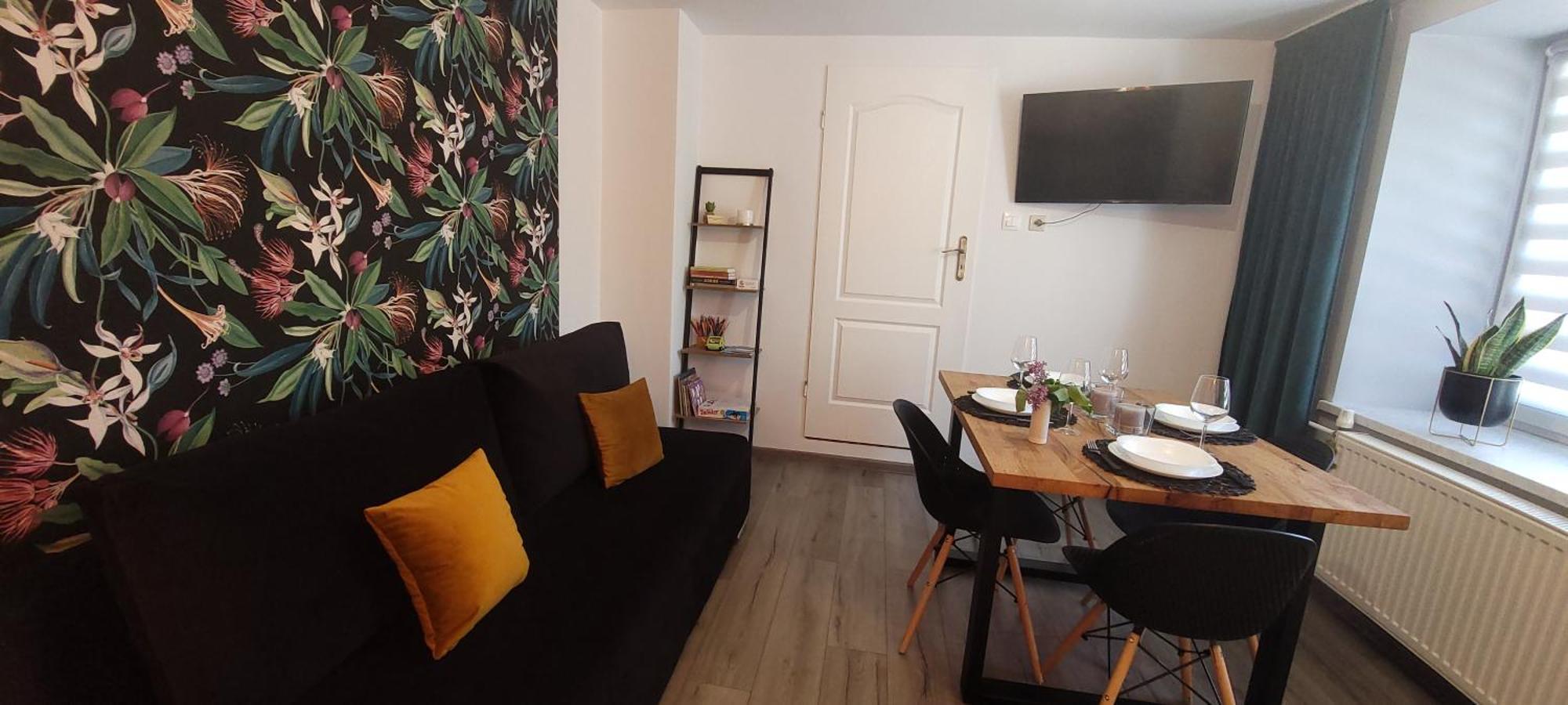 Apartamenty Pod Uwalonym Debem Jezow Sudecki Exterior photo